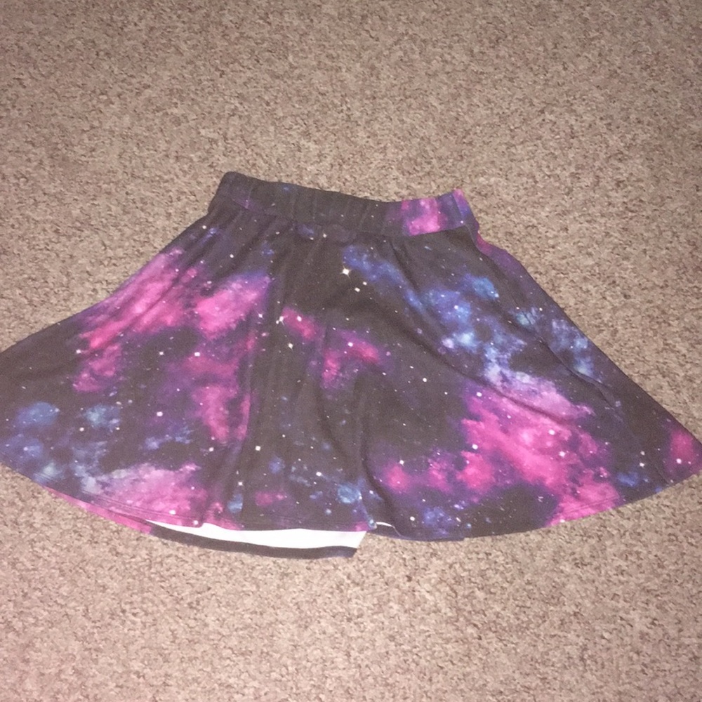 Dark galaxy skirt